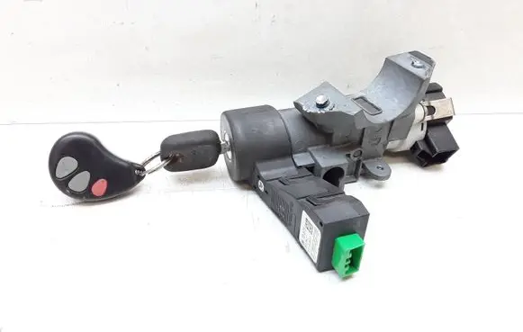 Volvo XC70 Ignition lock 8673073 51013002