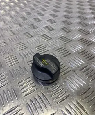 Mercedes-Benz A W169 Oil filler cap A0000100385