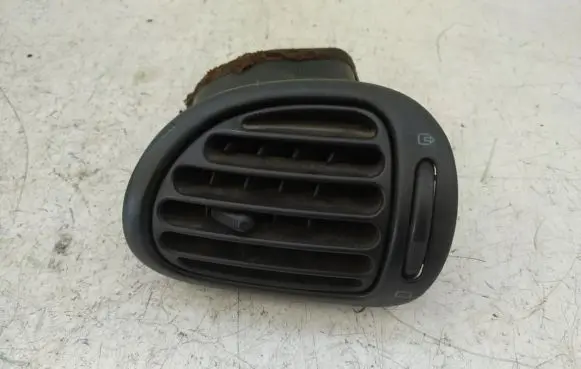 Peugeot 206 Dashboard air vent grill cover trim 9632184377