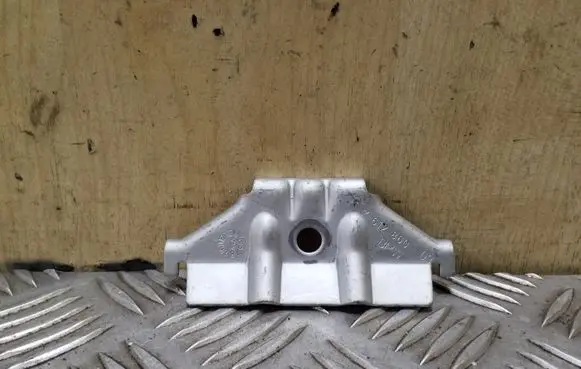 Battery bracket