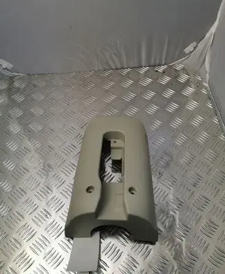 Steering wheel column trim