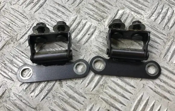 Toyota Auris 150 Tailgate/trunk/boot hinge 6881002020 6881021051