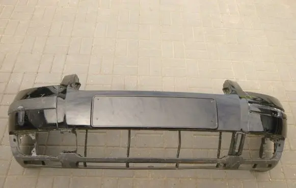 Volkswagen PASSAT B5 Front bumper 3B0807221E