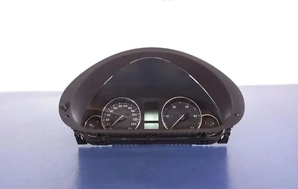 Mercedes-Benz C W203 Speedometer (instrument cluster) A2035401348