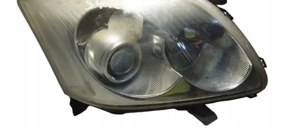 Toyota Avensis T250 Headlight/headlamp