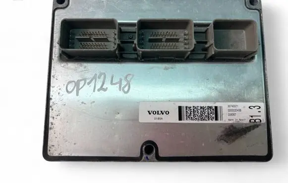 Volvo V50 Engine control unit/module ECU 30743371