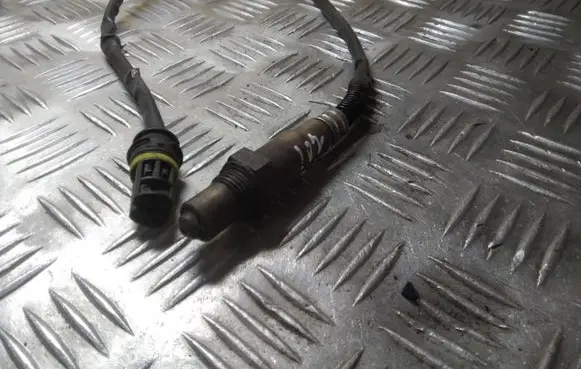 Mercedes-Benz C W203 Lambda probe sensor 0025400617