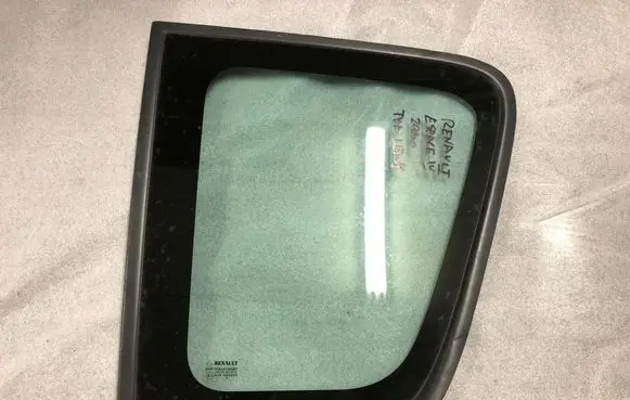 Renault Espace IV Rear side window 8200368914 8200369017