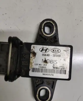 KIA Sorento Airbag deployment crash/impact sensor 956403E000