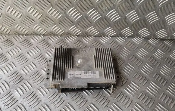 Renault Scenic I Engine control unit/module 7700112444 7700112607 S113725208A