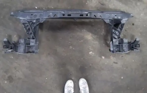 Mercedes-Benz Sprinter W906 Radiator support slam panel bracket 