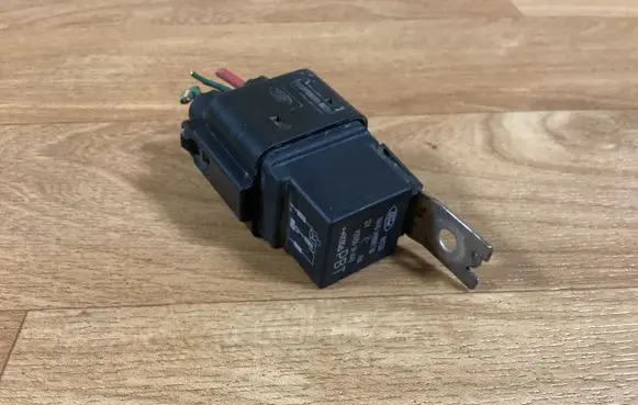 Ford Mondeo Mk III Glow plug pre-heat relay 94VG14N089F1B V23136J4X43 440135A