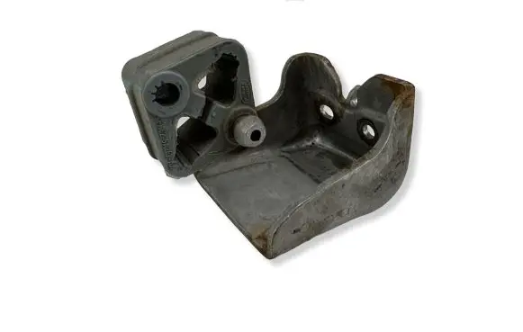 Land Rover Evoque II Muffler mount bracket/holder K8D25N201AB