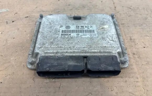 Volkswagen Lupo Engine control unit/module 038906012CM 28SA4624 0281010379