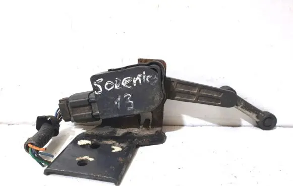 KIA Sorento Rear air suspension level height sensor 