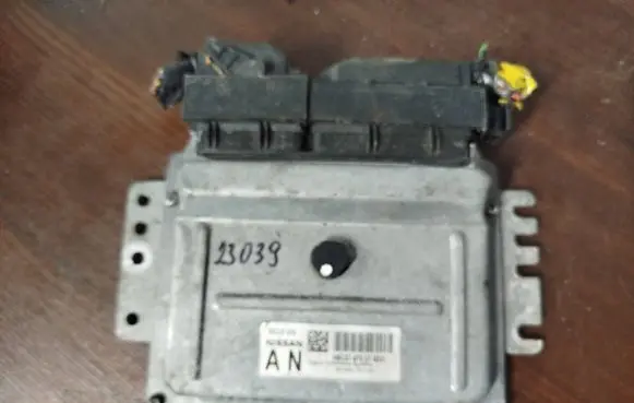 Nissan Note (E12) Engine control unit/module mec37670 mec37-670