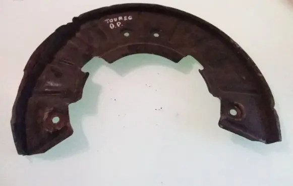 Volkswagen Touareg I Front brake disc dust cover plate 7L0615311B