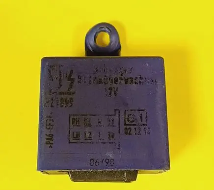 Audi A6 S6 C5 4B Tow bar trailer control unit/module 321099