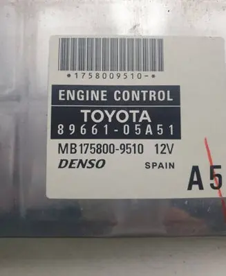 Toyota Avensis T250 Engine control unit/module 8966105A51 MB1758009510 1758009510