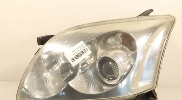 Toyota Avensis T250 Headlight/headlamp 0543