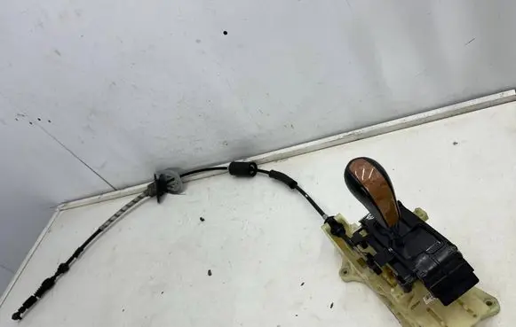 Hyundai Grandeur Gear shifter/selector 46700-3lxxx
