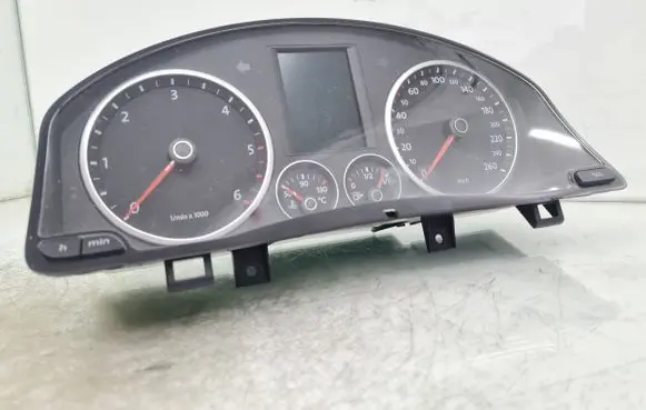 Volkswagen Tiguan Speedometer (instrument cluster) 5N0920870D 110080360