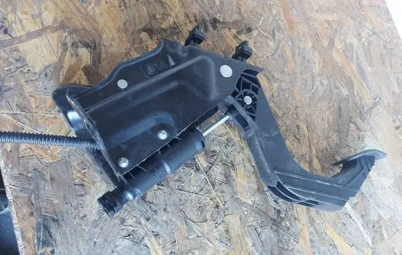 Mercedes-Benz Sprinter W906 Clutch pedal 