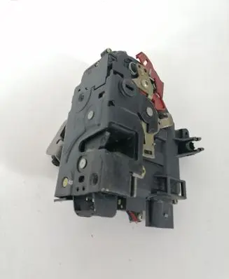 Audi A4 S4 B7 8E 8H Rear door lock 8E0839015C