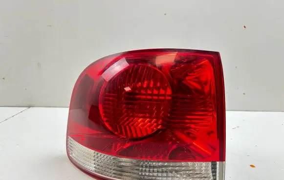 Volkswagen Touareg I Rear/tail lights 28259002