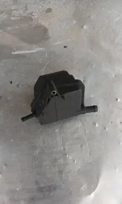 Power steering fluid tank/reservoir