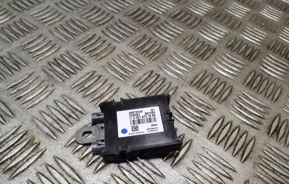 Mercedes-Benz ML W164 Aerial antenna amplifier A2518701889