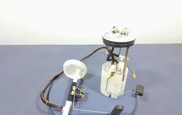 Nissan Qashqai In-tank fuel pump 170404EF1A