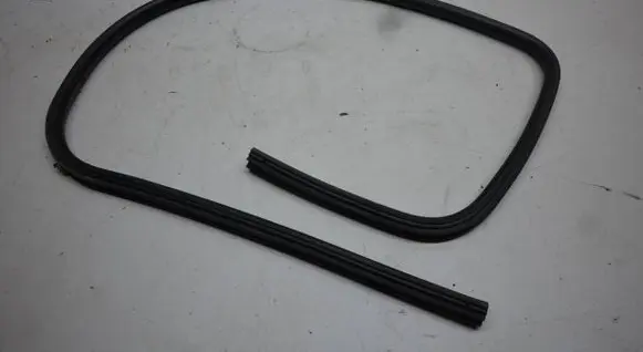 Chrysler Town u0026 Country V Rear door rubber seal (on body) 