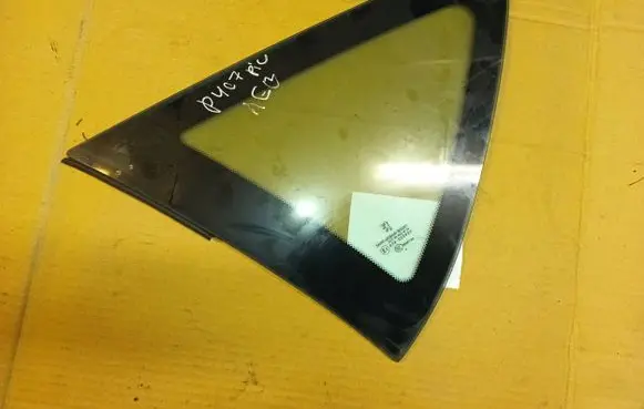 Peugeot 407 Rear side window