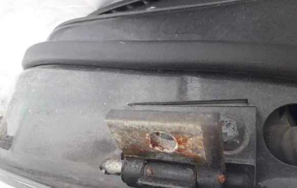 Volvo V70 Rear door lower hinge