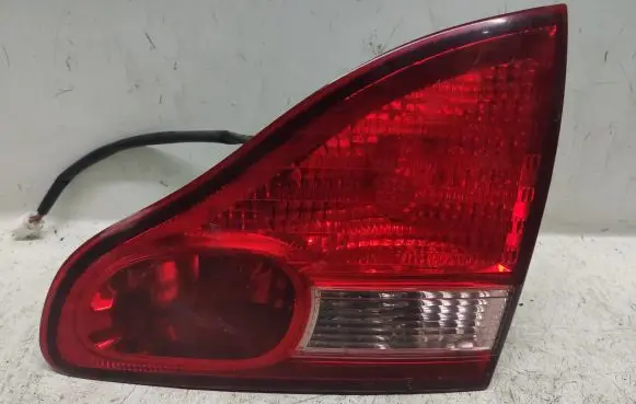 Toyota Avensis Verso Tailgate rear/tail lights