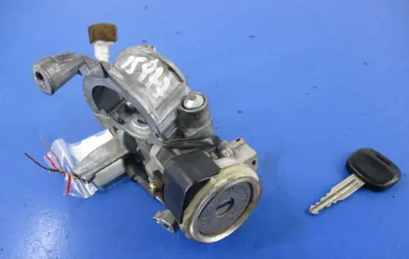 Mitsubishi Galant Ignition lock