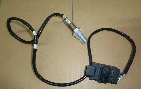 Volkswagen Touran II Lambda probe sensor 05N907807E-T