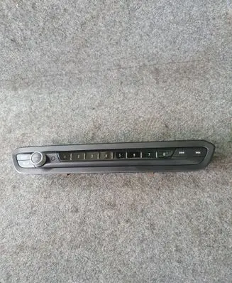 Head unit multimedia control
