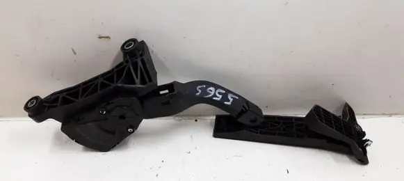Hyundai i40 Accelerator throttle pedal 327263Z900 5565