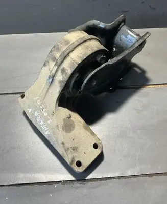 Opel Antara Engine mount bracket X04134