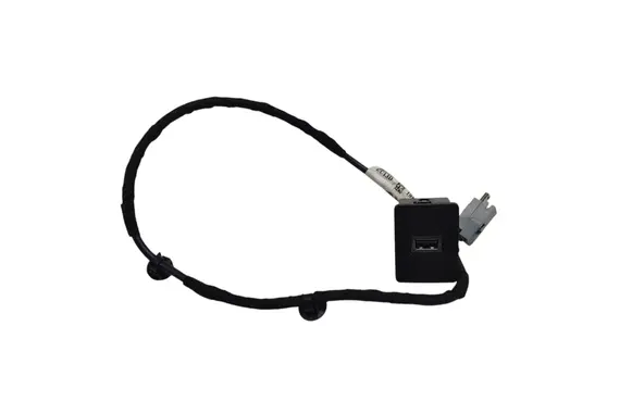 Ford Escape IV USB socket connector LJ6T14D202 LJ6T14D202DA 191203N