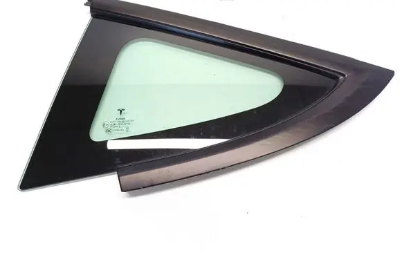 Tesla Model 3 Rear side window 1514978-01-C