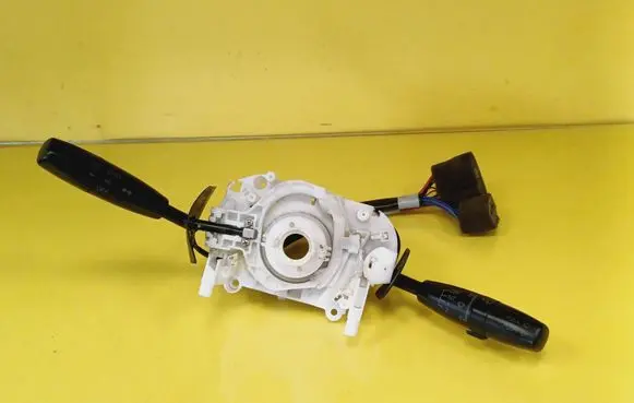 KIA Sephia Wiper turn signal indicator stalk/switch 469310