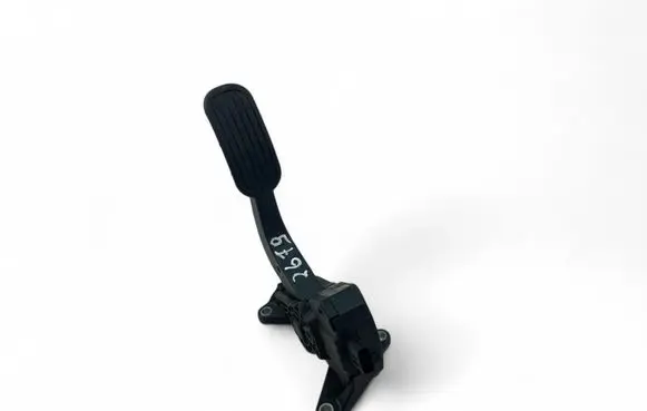 Toyota C-HR I Accelerator throttle pedal 78110F4022