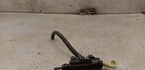 BMW 1 E81 E87 Clutch master cylinder 6758822