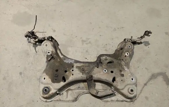 Renault Laguna II Front subframe