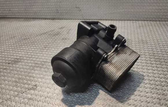Oil filter mounting bracket