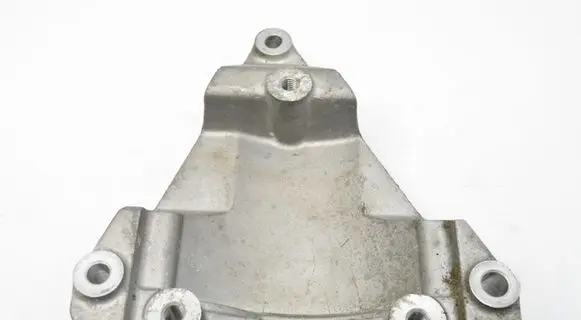 Opel Mokka A/C compressor mount bracket 55577158