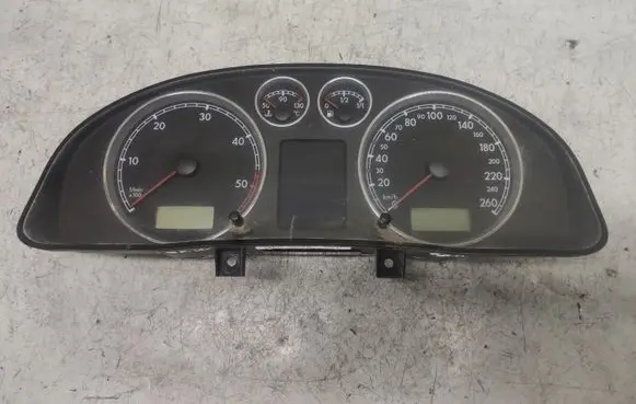 Volkswagen PASSAT B5.5 Speedometer (instrument cluster) 110080137 VWZ7Z0A3864295